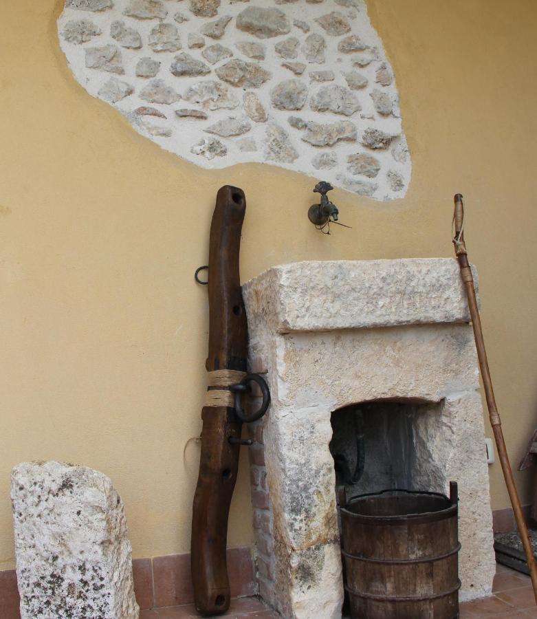Il Pagliarello Di Villa San Giovanni San Demetrio ne' Vestini ภายนอก รูปภาพ